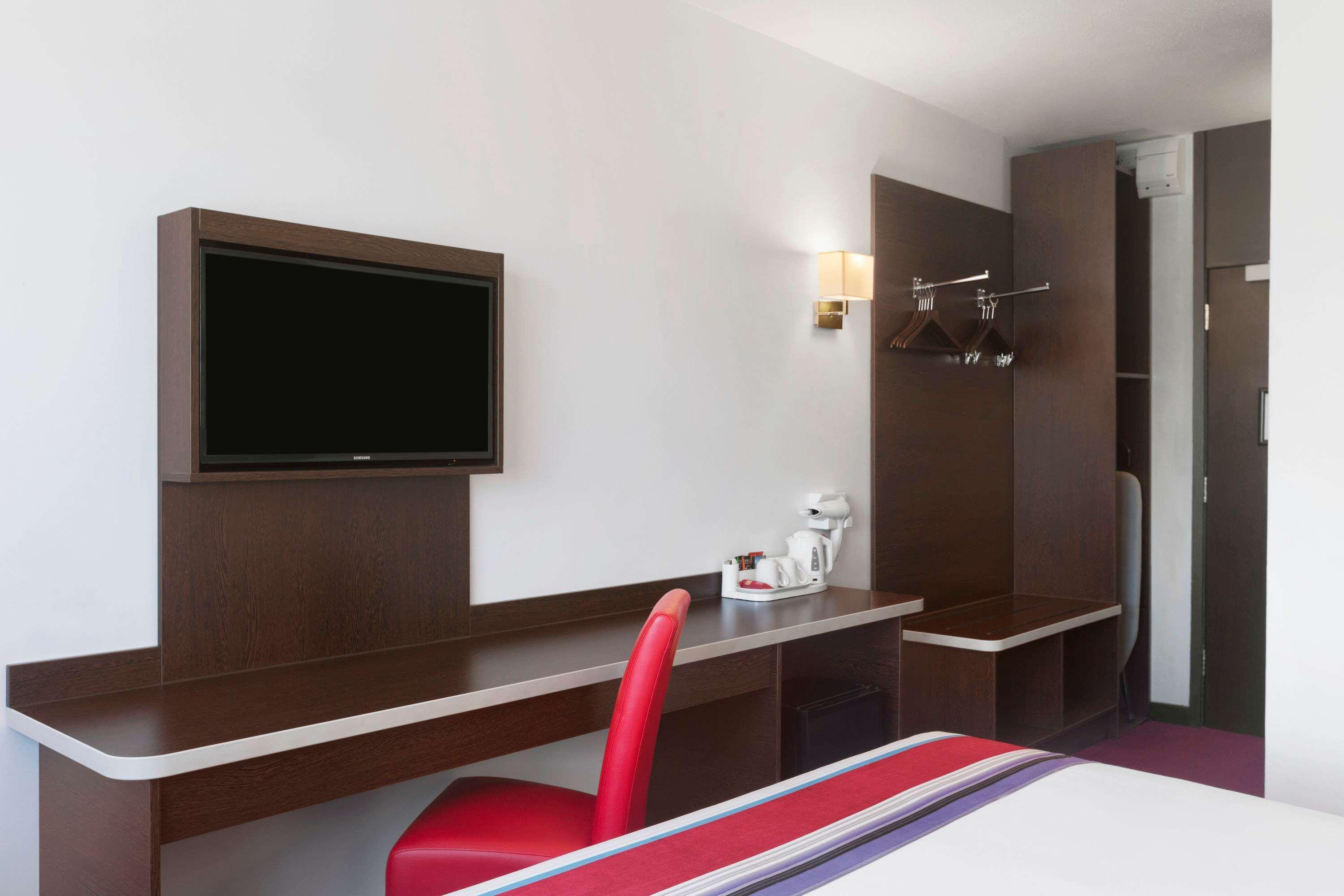 Hotel Ramada Milton Keynes Exteriér fotografie