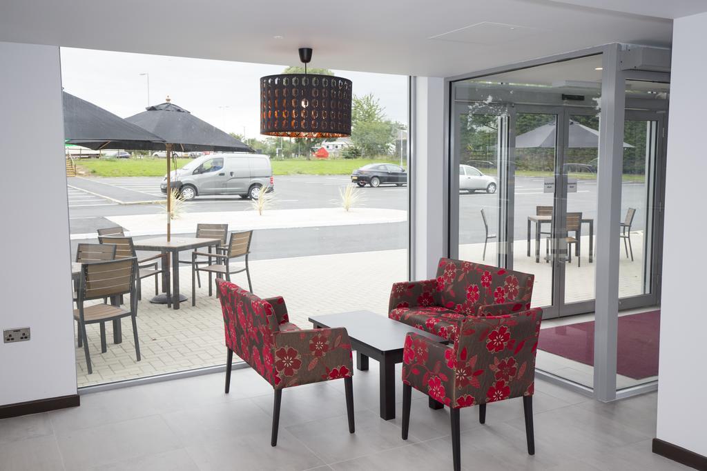 Hotel Ramada Milton Keynes Exteriér fotografie