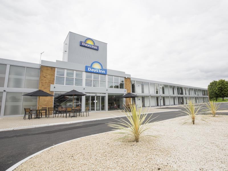 Hotel Ramada Milton Keynes Exteriér fotografie