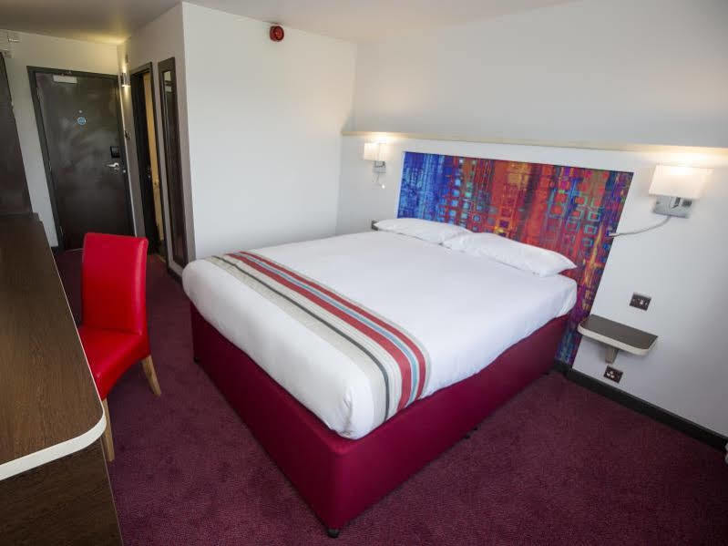 Hotel Ramada Milton Keynes Exteriér fotografie