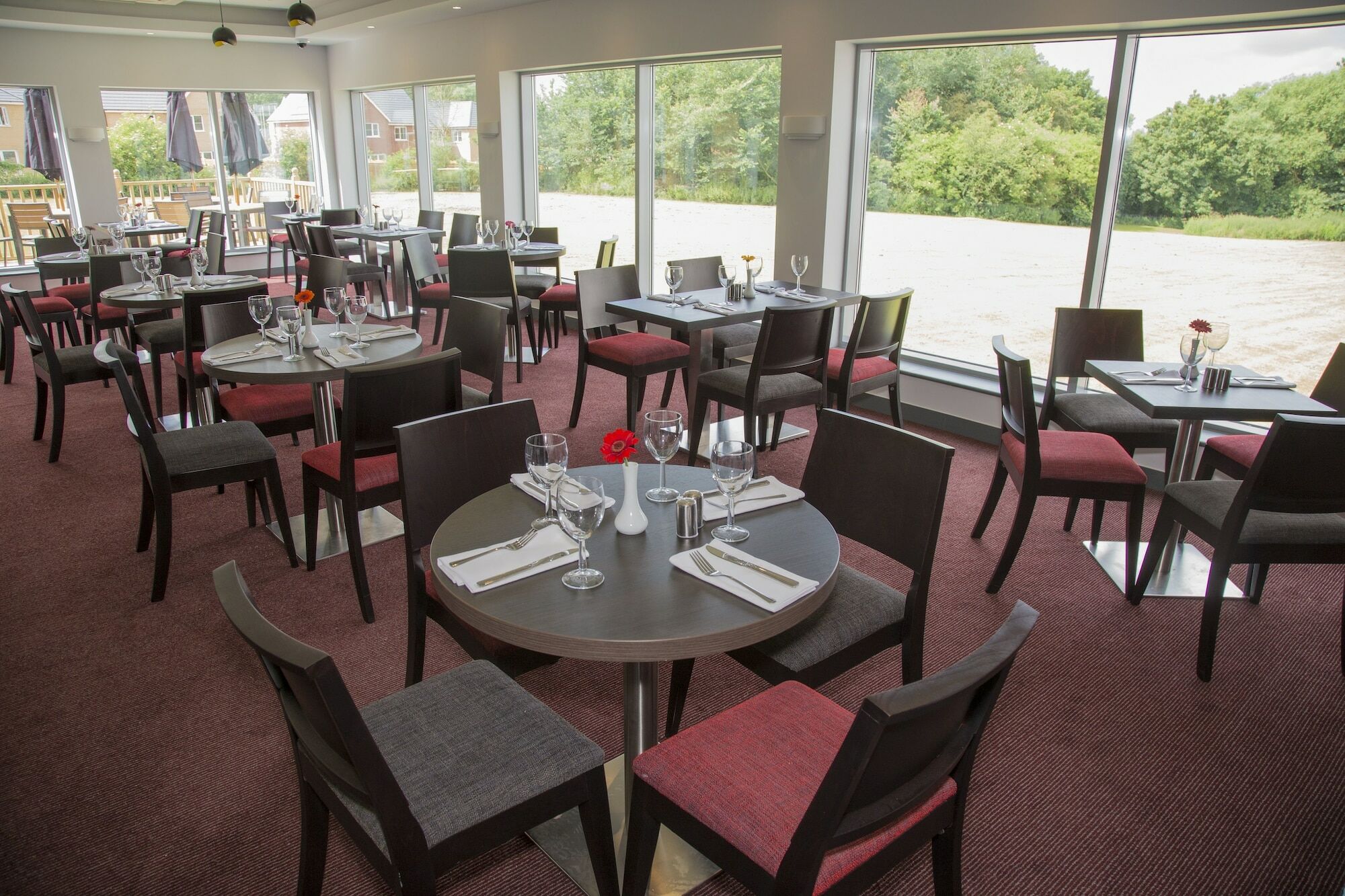 Hotel Ramada Milton Keynes Exteriér fotografie