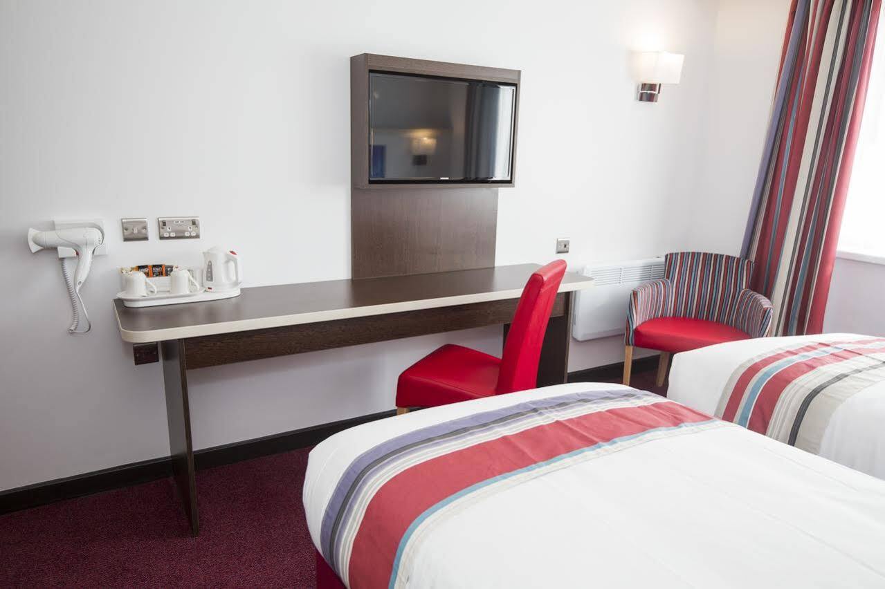 Hotel Ramada Milton Keynes Exteriér fotografie
