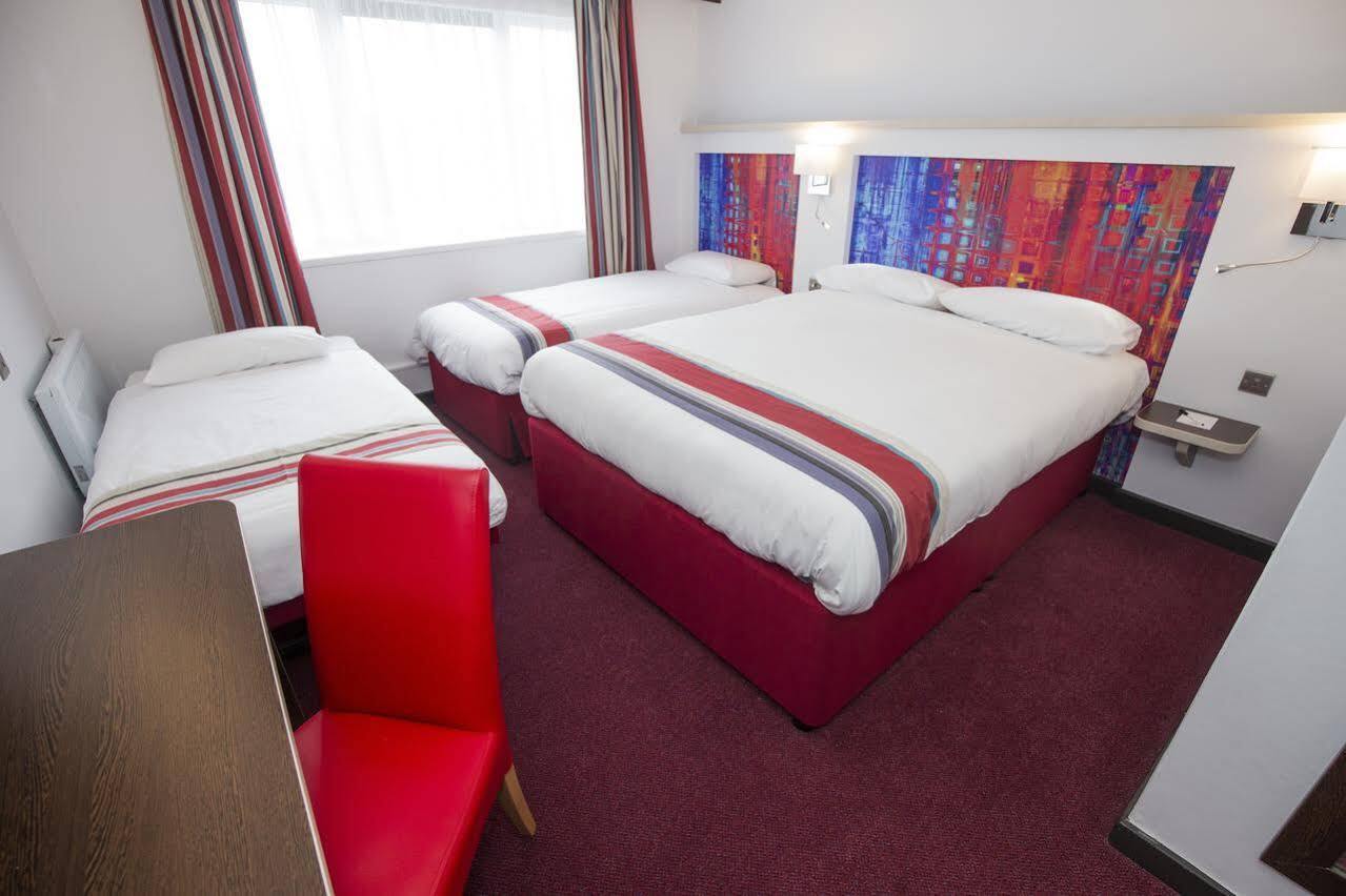 Hotel Ramada Milton Keynes Exteriér fotografie
